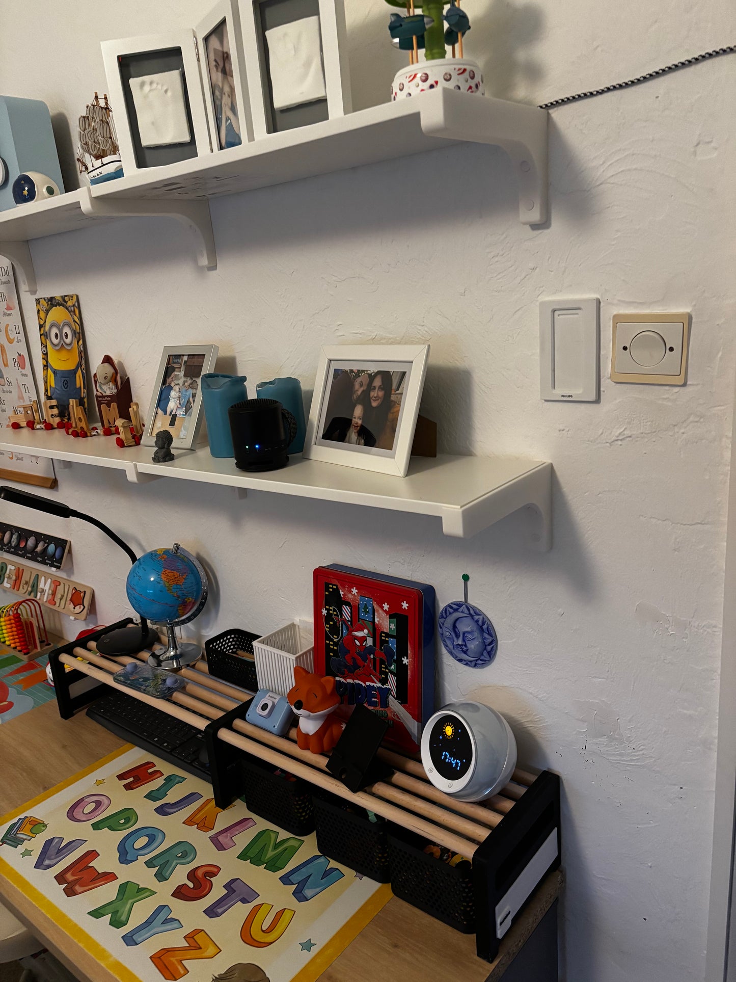 Étagère DeskBlock Essentiel – Équerres 3D + Planche IKEA blanche