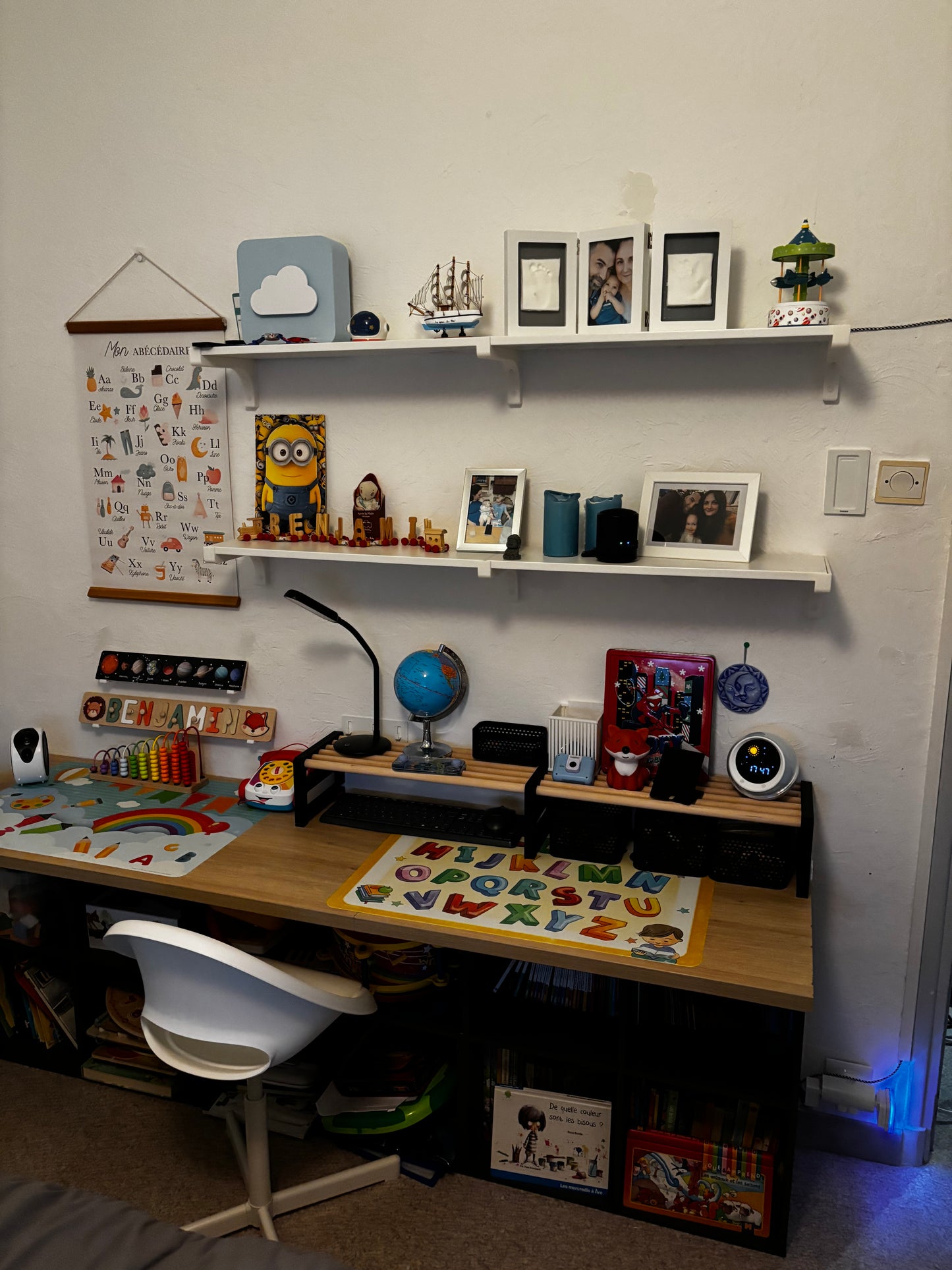 Étagère DeskBlock Essentiel – Équerres 3D + Planche IKEA blanche